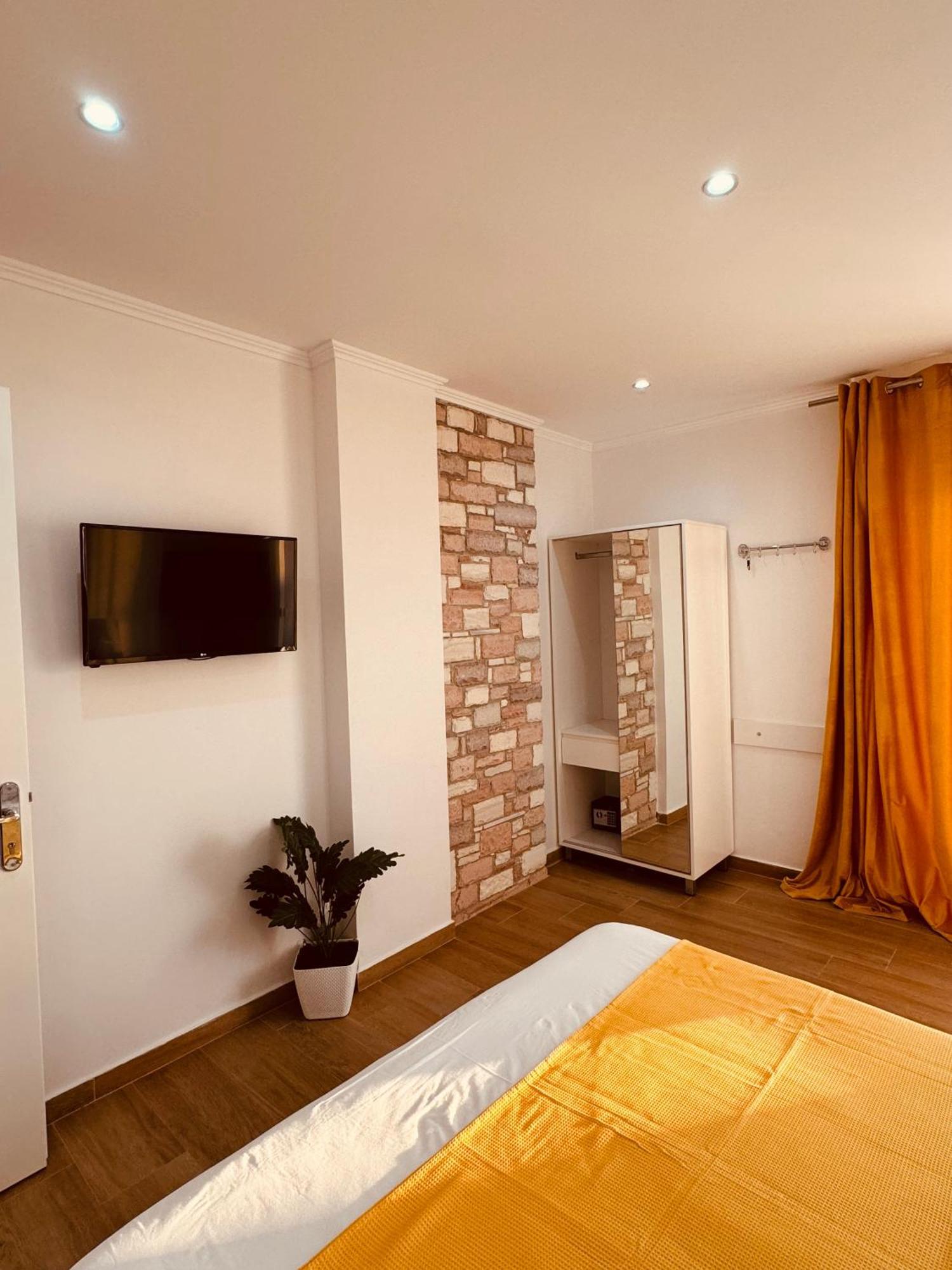 Orfeu Apartments クサミル エクステリア 写真